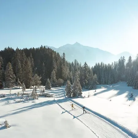 Dom wakacyjny Alpennest - Balcony & Sauna Access Seefeld w Tirolu