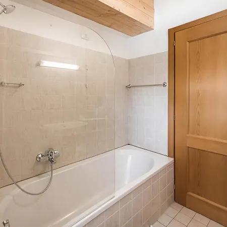 בית נופש Alpennest - Balcony & Sauna Access