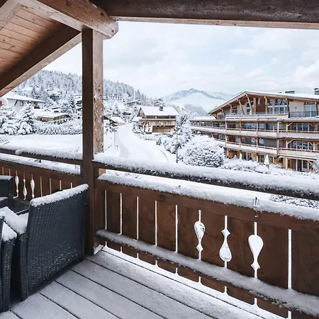 בית נופש Alpennest - Balcony & Sauna Access